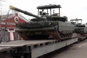 Т-80БВМ начали получать «Накидку» и защитный козырек на конвейере