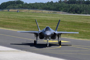 В США одобрили серийное производство F-35