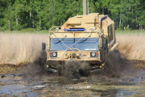 Разработанный специалистами Курганмашзавода гусеничный вездеход ТМ-140 прошёл приёмочные испытания