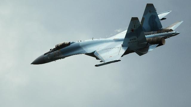 Минобороны РФ получило партию новых истребителей Су-35С 