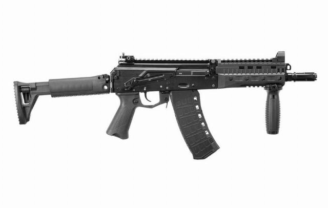 «Калашников» показал новейшие укороченные автоматы АК-12 и АК-15