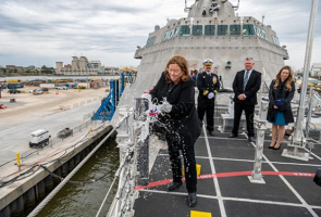 На верфи Austal USA состоялась церемония крещения корабля LCS-34 «Огаста»