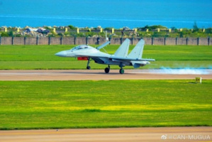 Китайский самолет радиоэлектронной борьбы J-16D