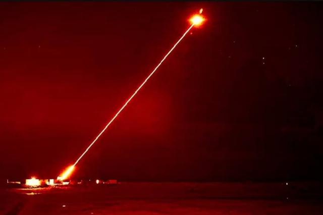 Испытания британского боевого лазера показали на видео